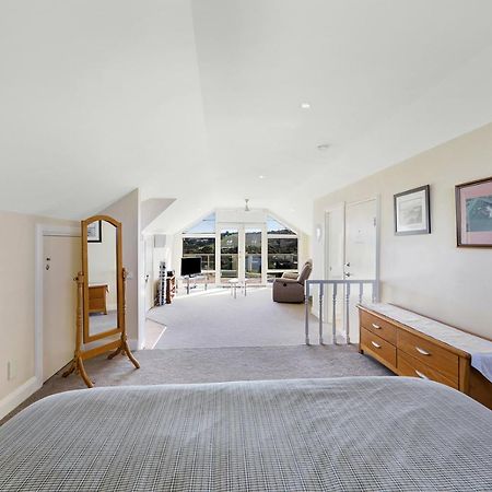Logans Beach Apartments - The Loft Warrnambool Eksteriør billede