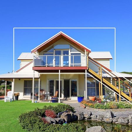 Logans Beach Apartments - The Loft Warrnambool Eksteriør billede
